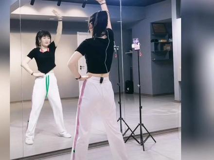 #有氧律动组合 #后街男孩#背面慢动作分解 #基本功组合 #零基础学舞 适合我练习手脚协调😃@DOU+小助手 #舞好香香直播间教学