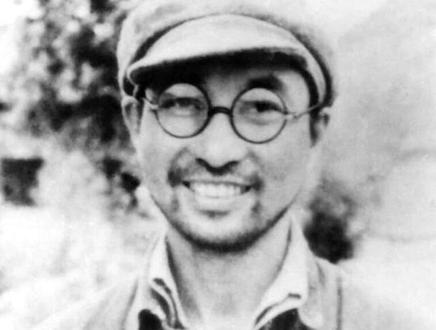 中越战争 18 红色风暴 对越自卫反击战已经进入到了最后阶段,中国军队开始对越北重镇谅山发起攻击了。在进攻谅山北大门同登地区的时候,中国军队遭遇了巨大的“法国炮台”和一系列坚固的筑堡地域。顽强的中国士兵开始逐个拔出越南人的抵抗阵地。战斗的过程惊心动魄,可歌可泣的英雄事迹层出不穷,他们以决心和毅力摧毁了同登地区的防御。此后,中国军队开始围攻越北重镇谅山。经过激烈战斗,占领了该地。基于各种考虑,中国军队在实现了原先所有的预定目标后,没有选择对越南进行进一步的打击,选择了回撤。至此,历史一个月的自卫反击战胜利结束。
#战争 #历史 #中越战争 #硬核深度计划 #军武正当燃