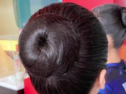 干货教程!五分钟完成#国标舞 的标准造型!#国标舞发型 #拉丁舞发型 #盘发教程 #芭蕾舞发型 #丸子头教程