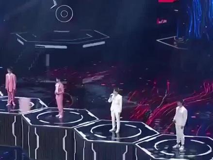 云旗与郝熠然澳门演唱会#史上最牛演唱会 #演出现场视频分享给大家 #央视综艺 #每个动作都是用汗水换来的