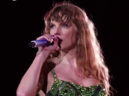 朝哪里磕头能有霉霉这样的老板#霉霉 #奖金 #老板 #打工 #羡慕