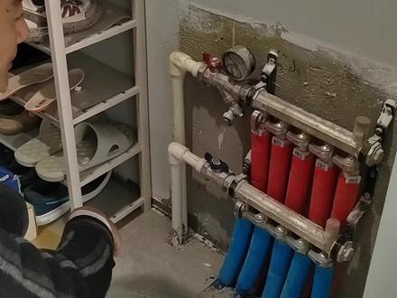 地暖分水器开关方向,如何打开分水器阀门。#水电工 #水电家装水电是关键 #用抖音记录我的工地生活 #供暖季 #隐蔽工程