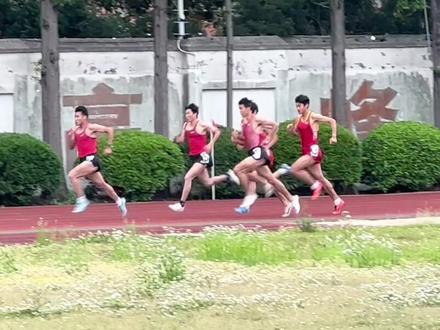 谢冬生、刘德助两人继昨日5000米、800米比赛之后,今日背靠背1500米比赛,分别跑出3分43秒13和3分43秒18的成绩,双双刷新PB!#日常训练
