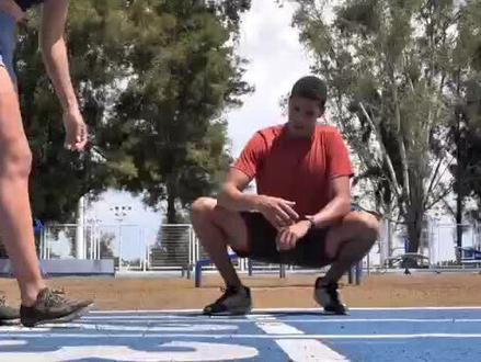 跑步时身体左右晃动的原因分析!1招帮你改正! #跑步 #田径训练 #跑姿 #中考体育