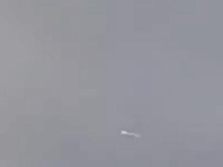 2026年5月3日,雷电交加的泰山之巅拍到龙?
为什么有的人就是不愿意承认有龙的存在呢?
