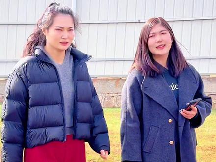 初二至初四师宗县大路撒三天都是男女混摔#男女混合摔跤比赛 #摔跤搞笑视频