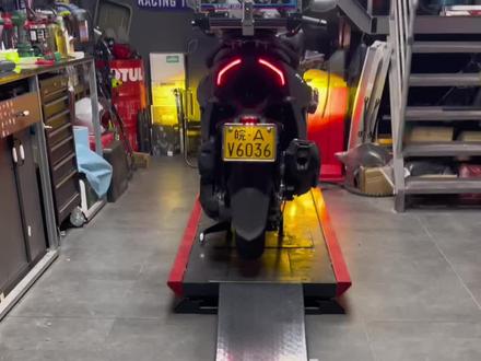 分享一台#光阳st250 的实用派加装#踏板 #爱摩旅的柯基