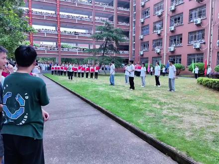 马上步入准高三生ing 学长学姐萌先别走💔💔💔#临川一中#喊楼助威 #斗罗大陆#破茧
