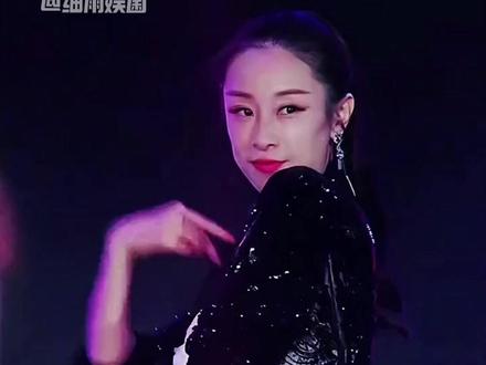 为何王麟《QQ爱》终以告别落幕?看到陈小春买下网络歌曲《街角的晚风》版权,才懂歌红不等于拥有#陈小春 #街角的晚风 #王麟伤不起 #内容启发搜索 #娱乐评论大赏