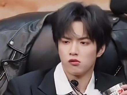 以后要叫刘总了#刘耀文 #黄子韬 #宇宙闪烁请注意