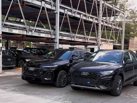 26款Q5对比老款Q5车身加长的轴距加长了,内饰外观都有变化,同时也取消了飞机档把,如果是你,你会怎么选?新款Q5L价格多少您觉得合适?评价区聊一聊#新Q5L #奥迪新Q5 #新q5l #26款奥迪q5l