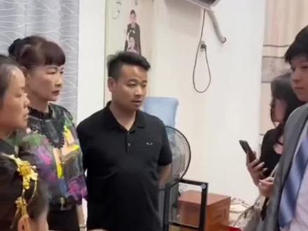 新娘叫新郎喝洗脚水,就不用拿60万的彩礼了。#社会百态 #惊不惊喜意不意外