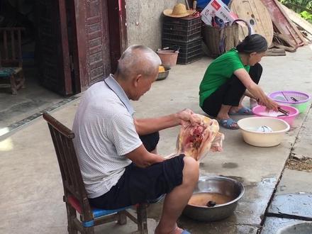 布依族和广西壮族,几千年前是不是同一个祖先?