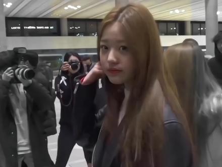 早期的机场挥手小天使#张元英