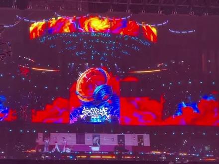 荣耀之战,TF家族四代《希区考克作品152》和最后三支队伍的结束离场#演唱会 #大屏 #舞台 #追星 #荣耀之战