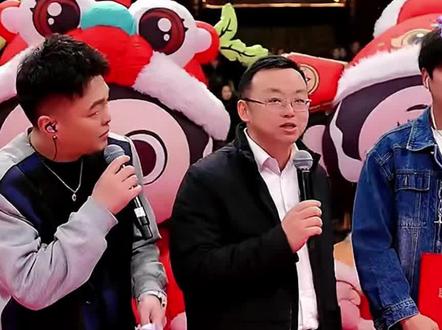 梦幻联动!万盛文旅局长王浩与冠军王浩同框!#万盛大舞台#文旅推荐官#旅游名城#活力万盛 制作:万雨婷