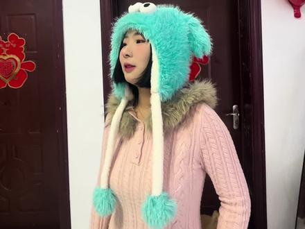 看我俩不爽的都让开😎#红底鞋转场 #遛狗 #高难度动作 #回村过年