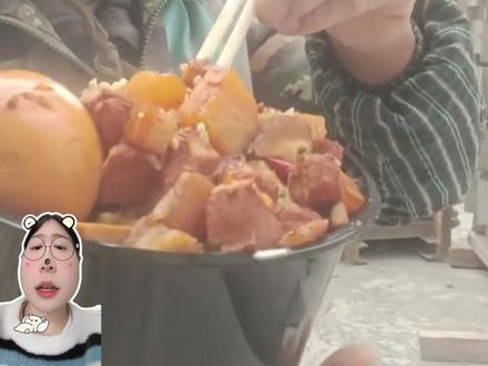 这才是人民的卤肉饭!(素材来源:@阿飞30 @水上湖漂 )#卤肉饭 #贵州子涵 #暖心 #工人