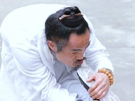 袁师懋道长展示逆天柔韧性,学员直呼:做不了做不了! #柔韧性 #柔韧挑战 #武当功夫