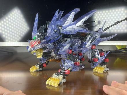 BT黑骑士 索斯机械兽 猎鸥长牙狮透明版展示 #索斯机械兽 #拼装模型