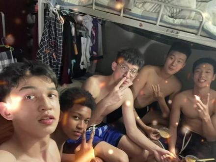 问候,总是充满希望和阳光! 大家的关心 冯傲已经收到,谢谢大家!