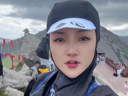 6月7日从河南出发途径陕西太白山,登上天圆地方却不能到达拔仙台和大爷海,拔仙台方向目前处于封闭状态,预计8月份才会开放,建议路过的朋友们可以开放以后再来参观游玩!#一起享受风和自由 #旅行推荐官 #登上山顶看美景 #随手一拍都是美景 #摩旅