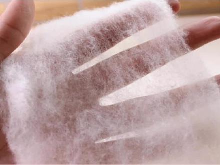 和田玉片理和构造裂隙现象