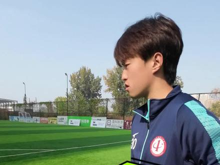 中考足球绕杆:
注意这几点,多加练习,稳稳得满分(一)#足球教学 #足球青训 #中考足球 #涿州少儿足球 #涿州 @后腰 12号