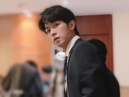 你笑脸盈盈的样子好可爱
#李沛恩 #帅 #霖栖地