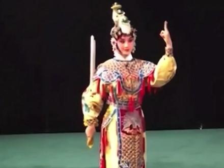 中戏青衣专业第一才女王京,集美貌和才华于一身 #京剧 #青衣 #中戏