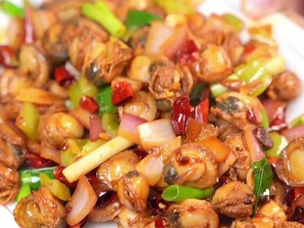 #爆炒扇贝肉 鲜香入味,新年安排一份,做给您的家人吃吧!#美食教程 #扇贝肉 @抖音美食达人助手 @抖音创作小助手