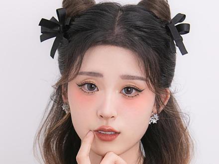 小猫惹急了大约也是会挠人的,今天教大家做一个小野猫半披发#发型 #发型教程 #猫耳朵发型 #拯救手残党