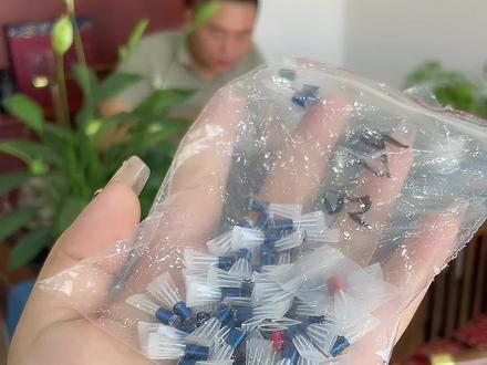 三道筋树脂哨片调整方法,给大家也是精修好的,略微调整即可使用,每一颗可用3-6个月。#唢呐教学 #三道筋树脂唢呐哨片 #唢呐哨片 #赵奔唢呐教学