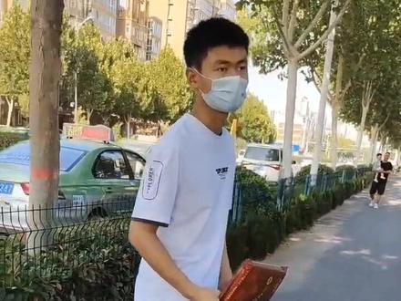 儿子的录取通知书拿到了,被第一军校国防科大录取了,就读海洋信息工程专业,指挥类,未来的军官😄#前程似锦未来可期 少年强则国强…