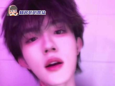 把人心率搞到爆表,这个小铲还在萌萌的笑#苏新皓 #苏新皓拿捏极致反差感 #时代峰峻 #养成系 #第三个吻痕