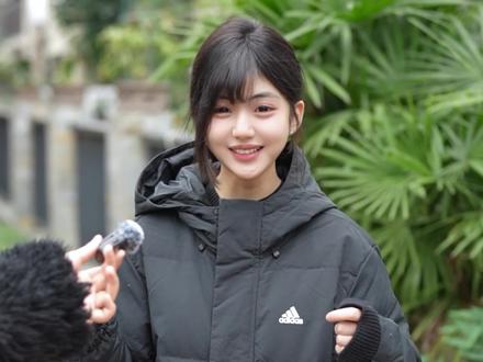 偶遇百万网红不吃奶露拖 #网红 #美女 #街访 #不吃奶露拖 #穿搭