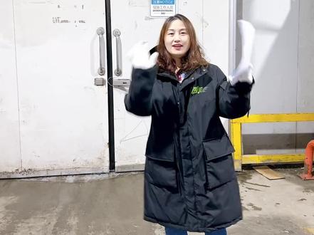 ❄️挑战当一天的拣货员...结果半天就冻得不行了🤣#搞笑 #在冷库上班是种什么体验 #仓库实拍 #分拣 #冰淇淋自由