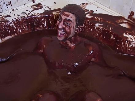 不同国家的人洗澡,印度人横河边洗澡,俄罗斯零下50度的环境洗澡 #温泉 #冰浴 #洗澡