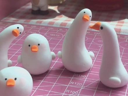 超简单的鹅鹅,艾特你的小笨蛋来捏吧#粘土 #超轻黏土 @抖音小助手