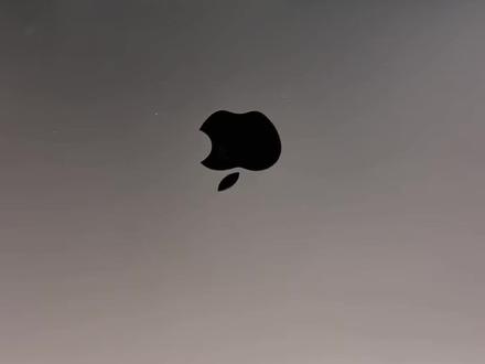 MacBook最好别贴贴纸#macbook使用技巧 #MacBook #macbookpro #macbookpro#好东西晒点大会