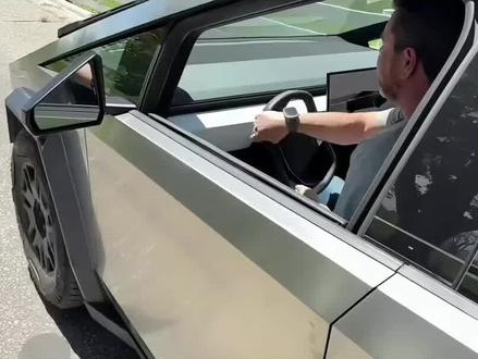 方向盘转半圈就能掉头?线控转向来了!#线控转向 #汽车知识分享 #每天一个用车知识#智己LS8或搭载线控底盘、#LS9同源灵蜥线控下放LS8