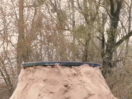 国外小哥用大象牙膏实验做出人造火山震撼效果 #大象牙膏实验 #大象牙膏 #人造火山 #视觉震撼 #震撼瞬间