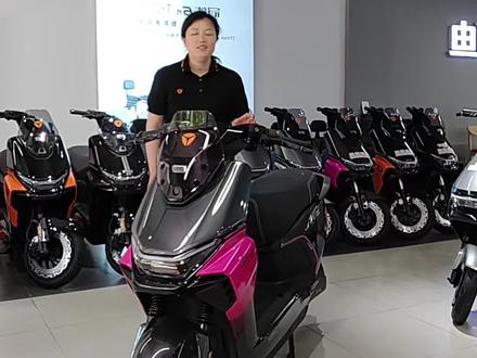 雅迪冠能白鲨90s#电动车超长续航 #更高品质电动车 #谢家集广济医院雅迪#李士辉