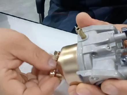 如何清洗化油器,#积碳清洗 #烧机油 #汽油机 #烧机油免拆治理 #发电机#三农 #三农小知识 #农村生活 #农村