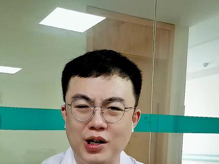 #脊椎 上班一天腰背疼?记得做这个动作!回家也垫个枕头!#南方健康