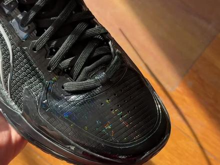 2025年度鞋王|特殊配色,自带鞋面BUFF加持⁉️ 利刃6V2这个配色的鞋面还真的是有点意思啊,到底怎么个事儿呢~#篮球 #球鞋 #运动 #篮球鞋 #利刃6V2