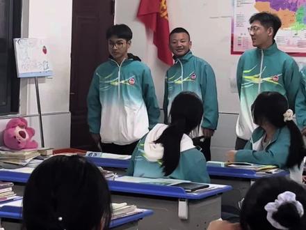 高中最后一次运动会,各种整活,请大家欣赏文科班仅有的17个男同学,还好都挺拿得出手#记录校园生活 #学生时代让人羡慕的瞬间盘点 #南漳一中 #高中生