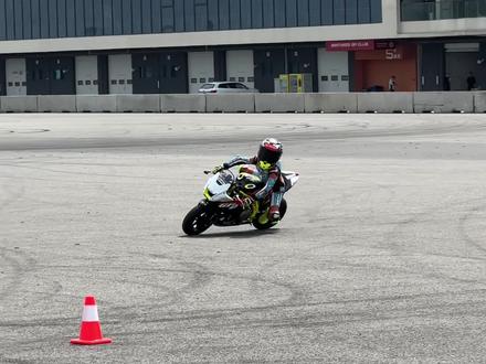 再练进国家队了怎么办啊?#别练了再练进国家队怎么办 #摩托车日常训练 #ls2 #宾骑亚 #超越磨包