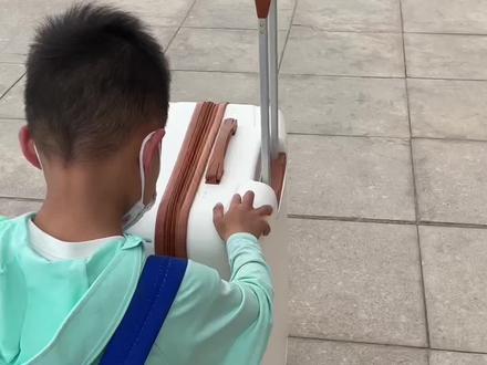 带娃坐高级软卧去新疆 真的太快乐啦!
#新疆 #带娃旅行 #高级软卧 #乌鲁木齐 #坐火车去旅行