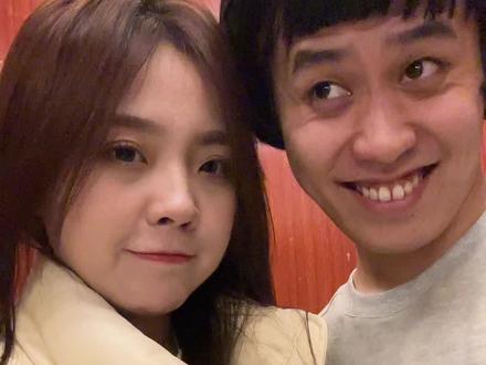 下回还能让我俩进去屋了吗@河马君 @唐豆子 #万宁与晚安 #情侣日常